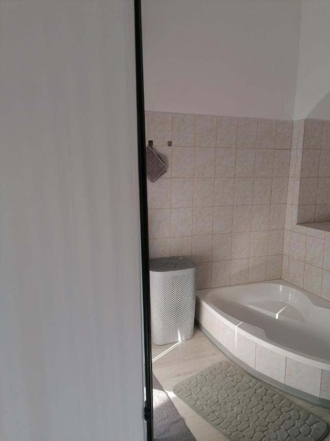 Ujkapu Sunshine Apartments Győr Kültér fotó